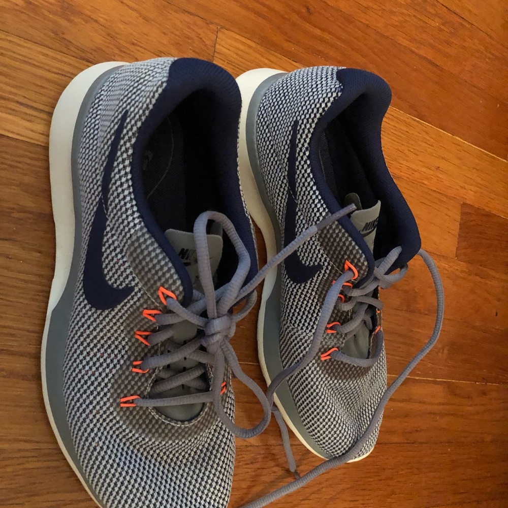 Nike women’s Tanjun Racer Sneakers